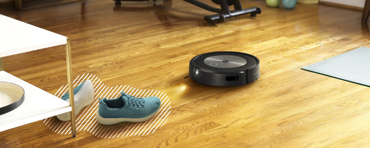 Ein Roomba erkennt Schuhe am Boden